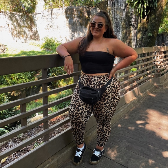 Meet your Posher, Giselle - Picture 2 of 4